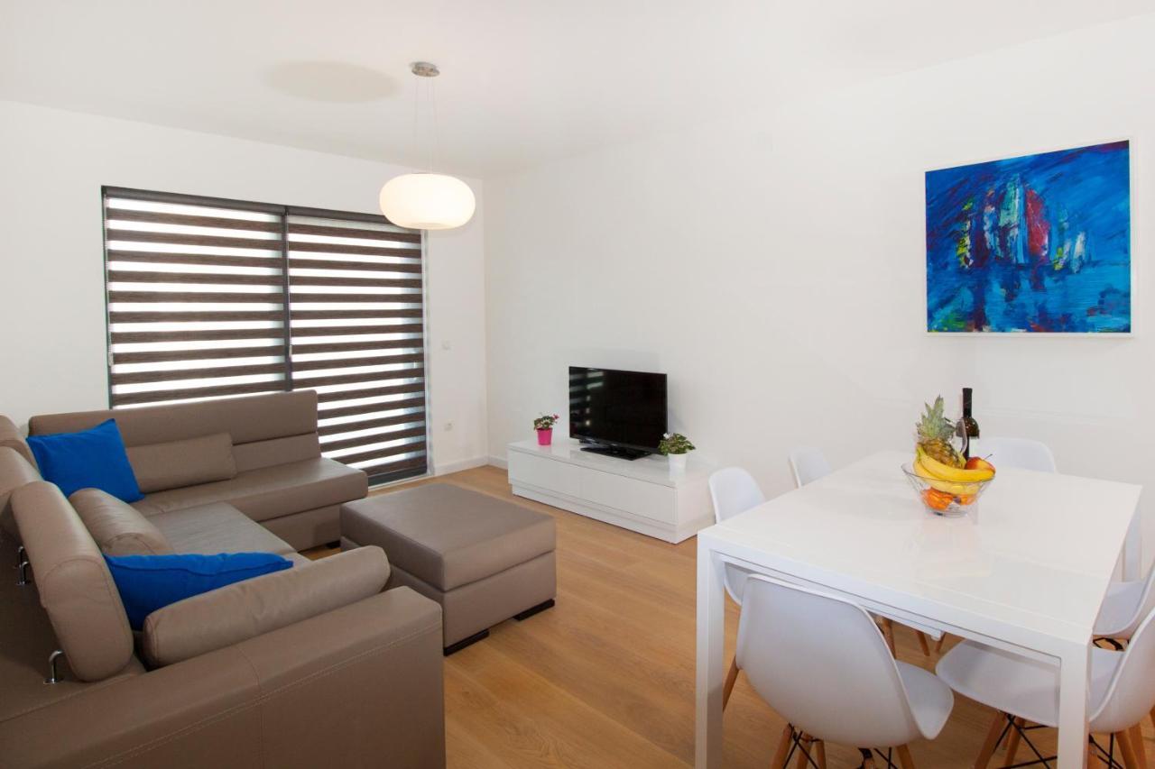 Apartments By The Sea Makarska - 19145 Экстерьер фото